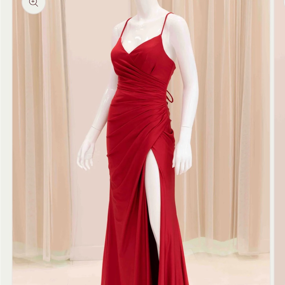 Jaida Satin Tie Back
Evening Dress in Red